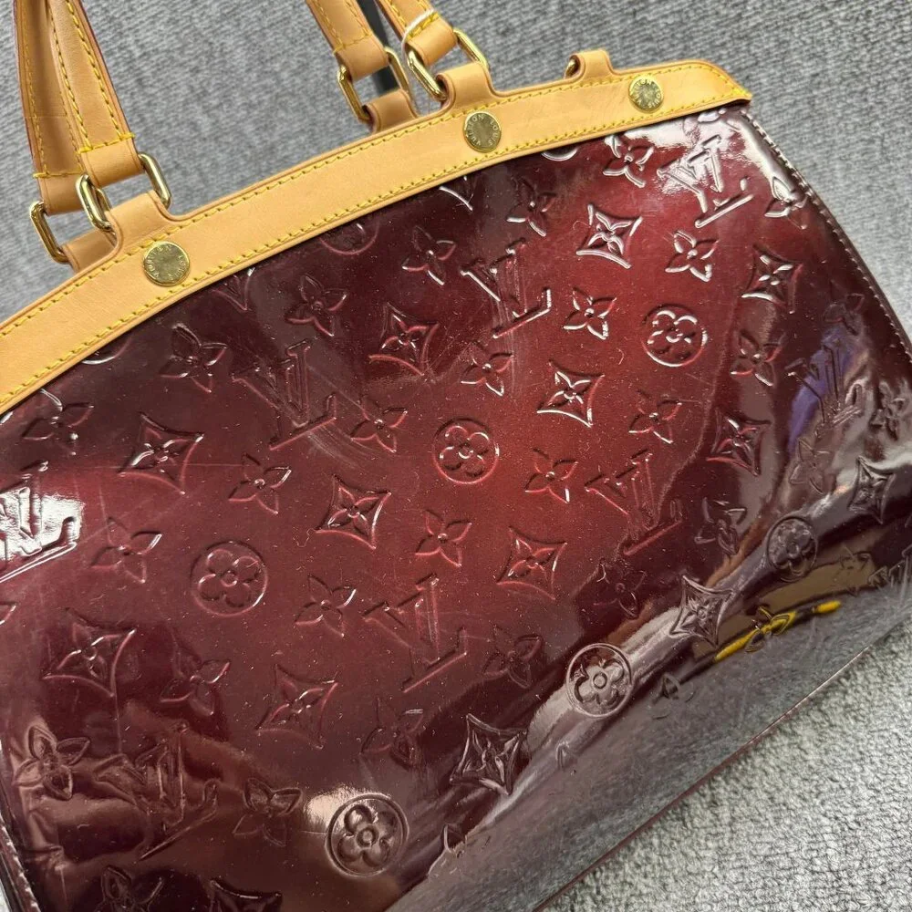 LOUIS VUITTON Brea Amarante Monogram Vernis Handbag 699-072225